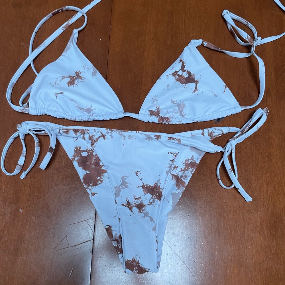 BROWN AND WHITE STRING BIKINI